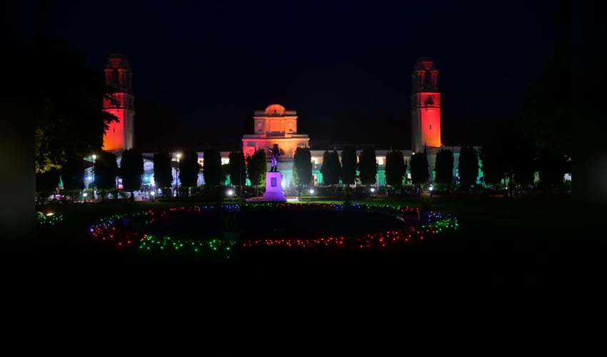 Delhi Speaker greets citizens on I-Day, illuminated Assembly premises attracts citizens