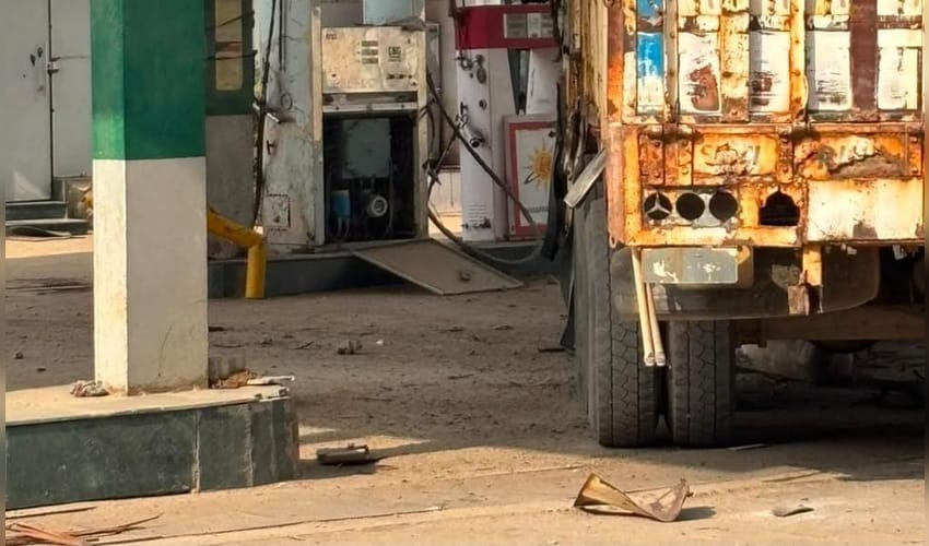 Delhi truck CNG cylinder blast: Death toll reaches 3; all deceased employees of fuel station (Ld)