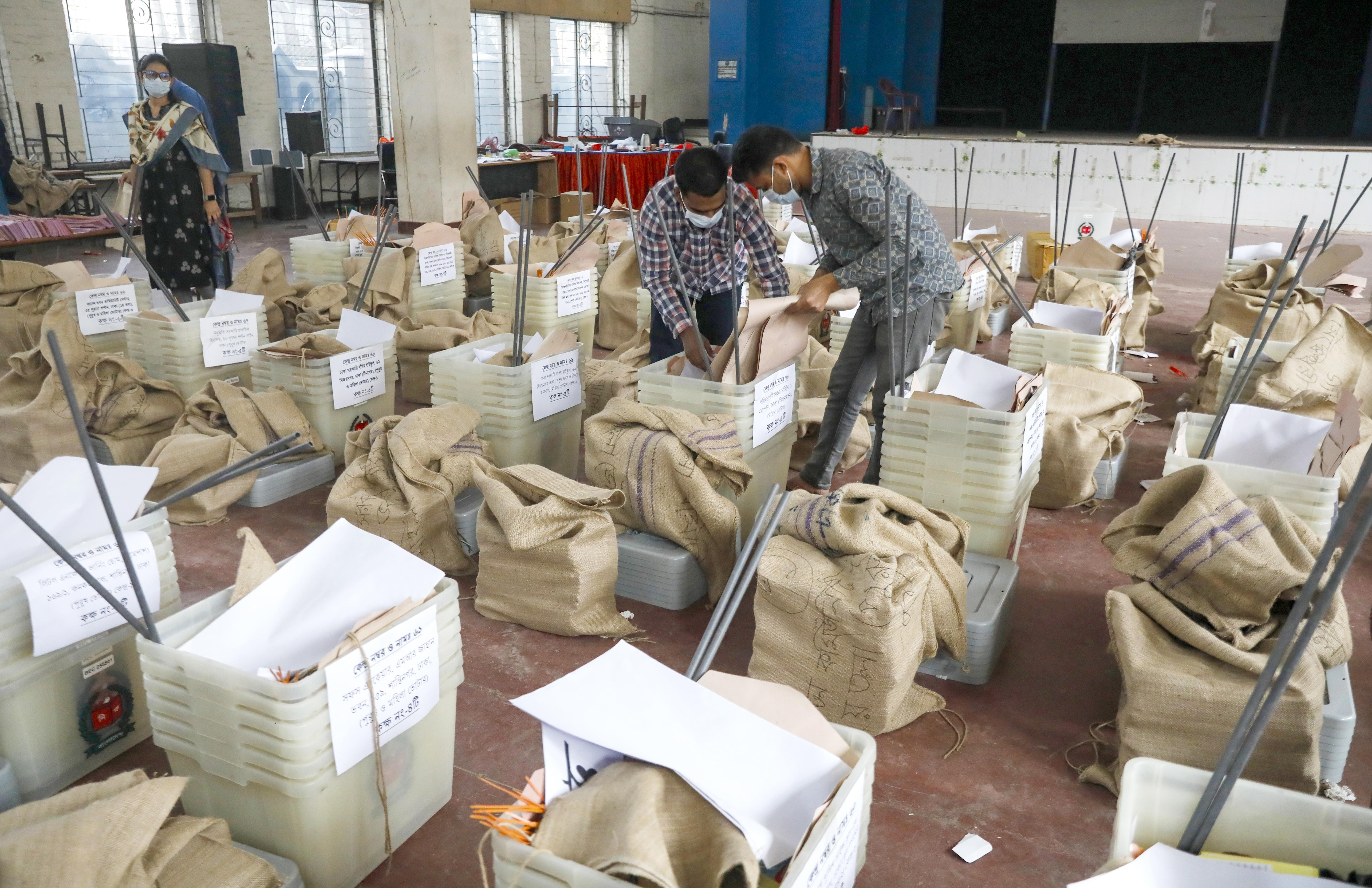Dhaka: Parliamentary Elections Preprations