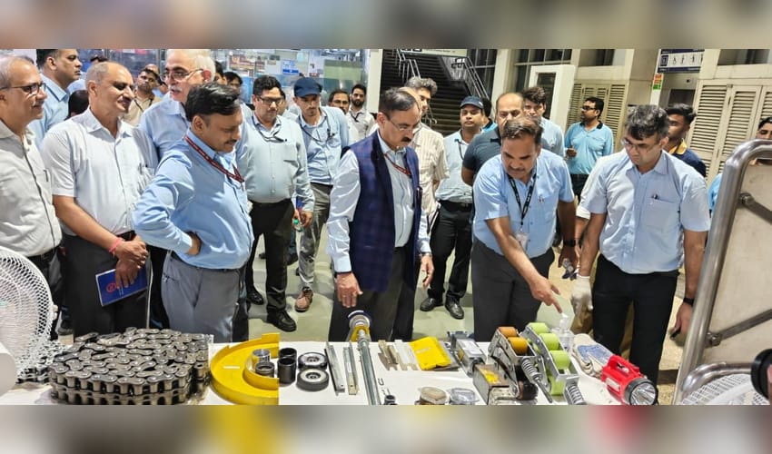 DMRC MD Vikas Kumar inspects Blue Line stations during night-long visit