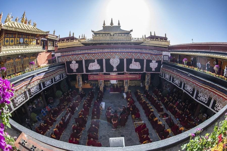 doctoral degree,Tibet,Buddhism,Monks,Jokhang Temple,