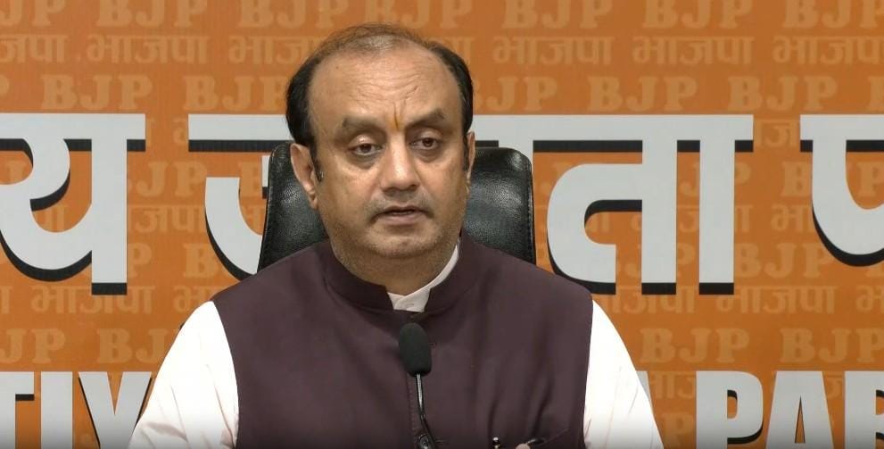 Don’t panic, don’t run away; listen to HM Shah’s reply: BJP sharpens attack on Rahul Gandhi