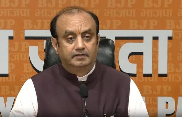 Don’t panic, don’t run away; listen to HM Shah’s reply: BJP sharpens attack on Rahul Gandhi