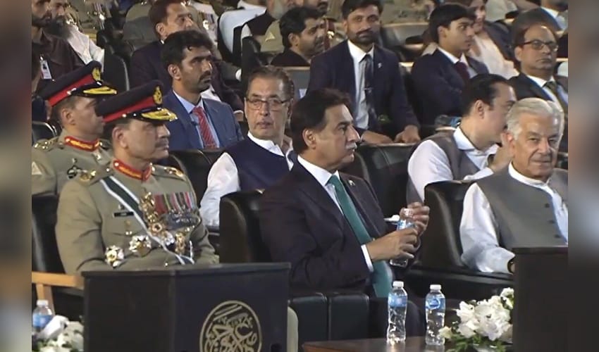 ‘Ego-massaging’ Army chief: Report slams Pakistan’s civilian leadership for turning ‘democracy into a joke’