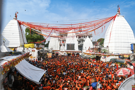 ER witnesses surge in pilgrim traffic during Shravani Mela (Photo: IANS)