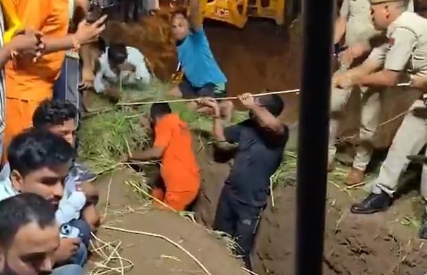 Five-hour rescue ends in triumph; boy pulled safely from 400-foot borewell in Alwar (Photo: @ravipandey2643/X)