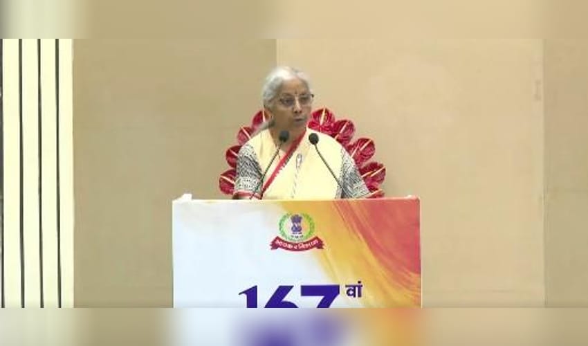 FM Sitharaman tells I-T Dept to ensure convenience for honest taxpayers