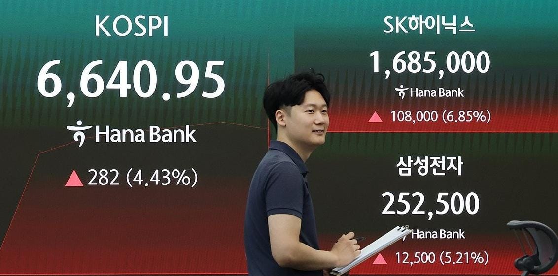 Foreigners remain net sellers of S. Korean assets for 6th month in July