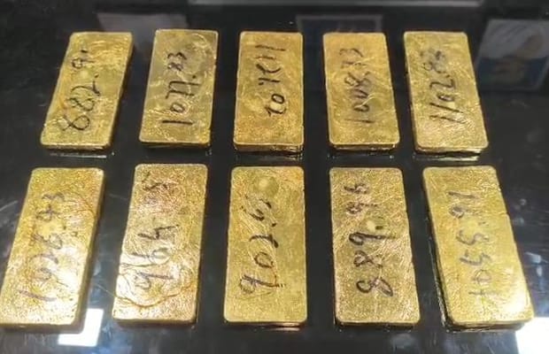 From Gorakhpur to Delhi: Police intercept car carrying 10 kg gold