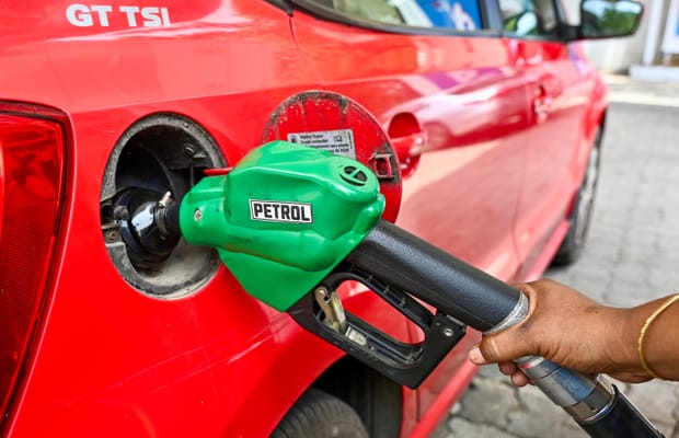 Fuel Price Hike in New Delhi