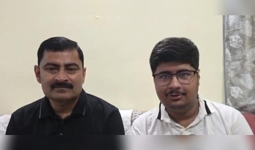 Garhwa celebrates as SDM Mayank Bhushan's son Gyanendra tops Jharkhand in NEET (Photo: IANS)