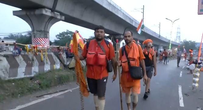 Ghaziabad: Thousands of Kanwariyas gather at ‘Mini Haridwar’; devotees praise arrangements