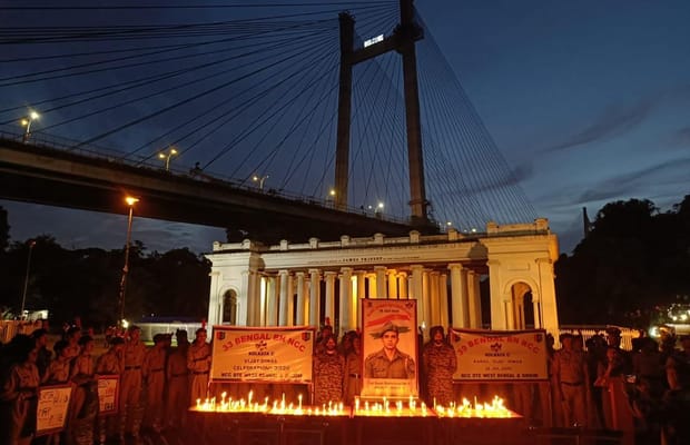 Glowing tributes to Kolkata's own braveheart on eve of Kargil Vijay Diwas