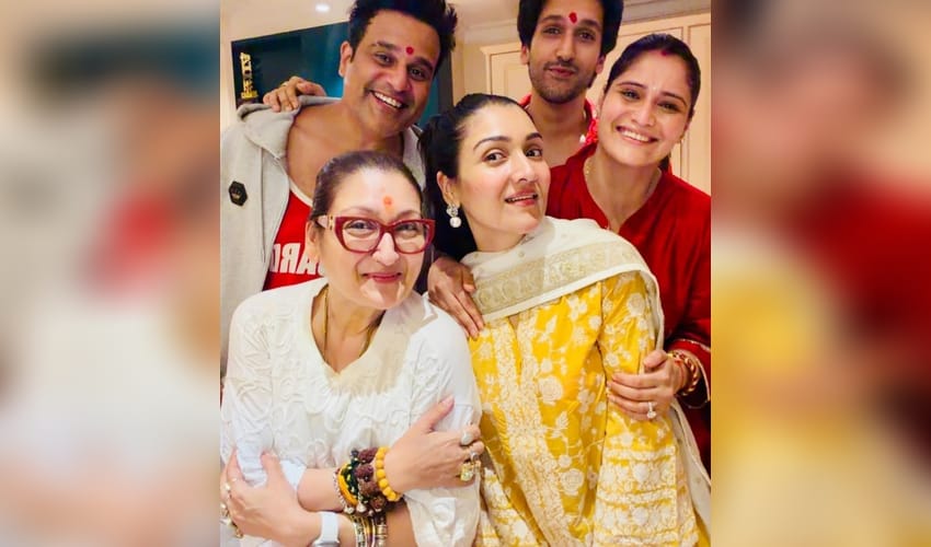 Govinda's family Krushna Abhishek, Tina Ahuja, Yashvardhan celebrate Rakhi with Sunita Ahuja, actor gives it a miss