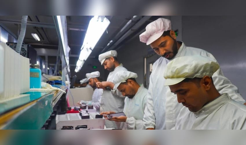 Govt notifies Rs 62,500 crore scheme to boost mobile phone production, targets 60,000 jobs