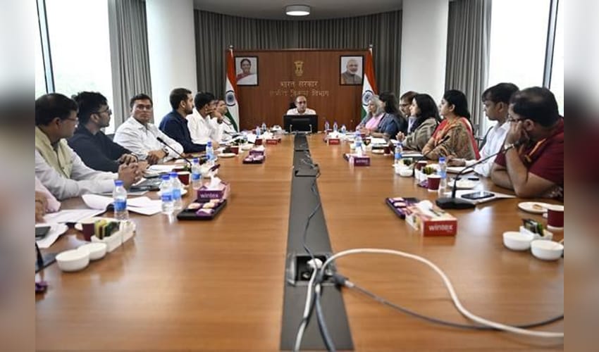 Govt reviews proposals to boost women-led rural enterprises towards 6 crore 'Lakhpati Didis' goal