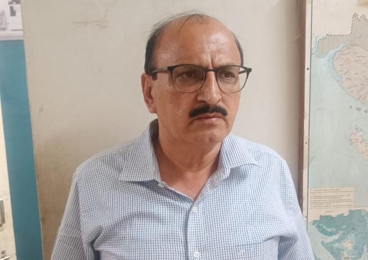 Gujarat ACB catches Food and Drugs officials accepting Rs 40,000 bribe (Photo: IANS)