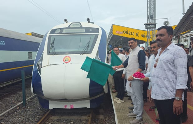 Gujarat: Botad gets Vande Bharat connectivity as train begins running via Gandhigram route