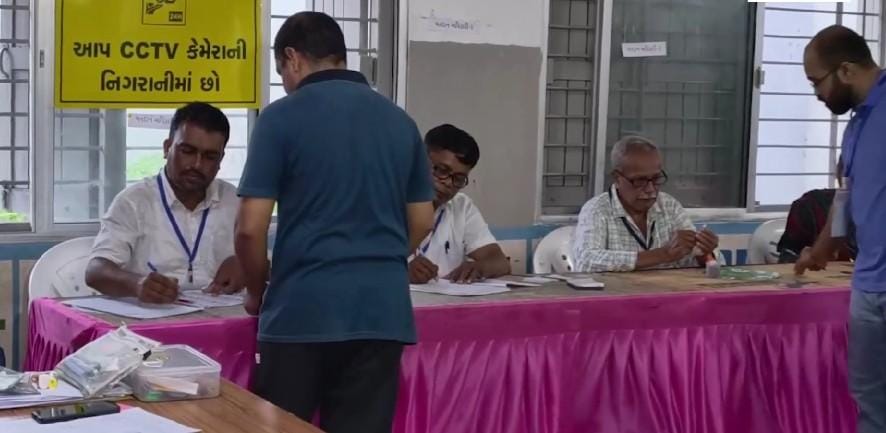 Gujarat bypoll: 6.06 pc turnout in first three hours of polling in Manjalpur 
