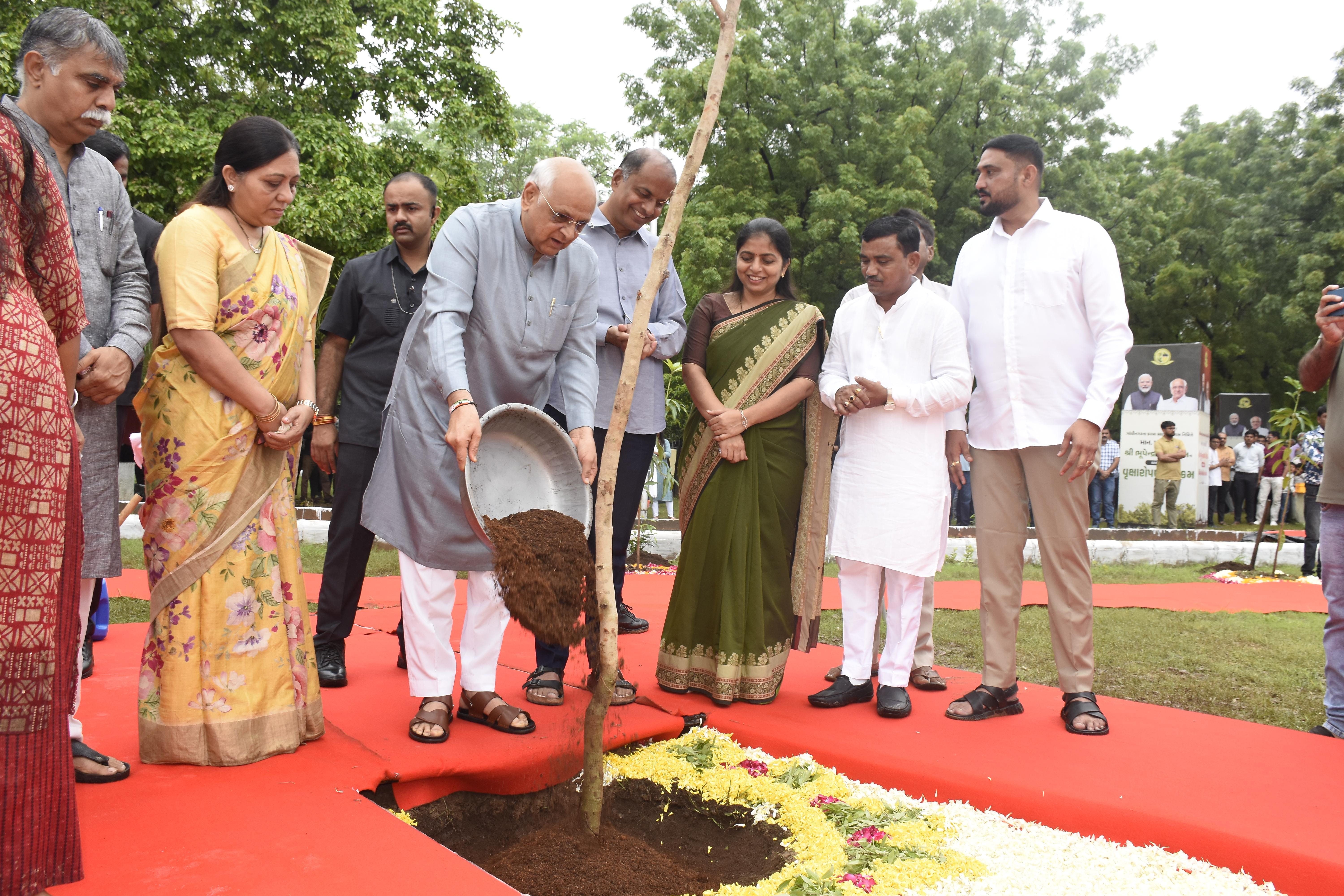 Gujarat CM leads Gandhinagar's 62nd Foundation Day celebrations, participates in 'Ek Ped Maa Ke Naam' initiative 