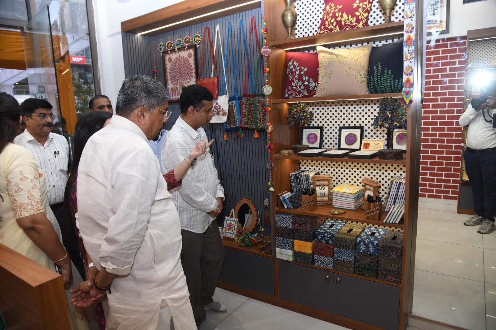 Gujarat: ‘Garvi Gurjari’ showroom opens in Gandhinagar to expand market for traditional crafts (Photo: IANS)