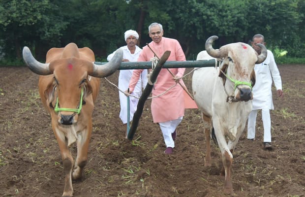 Gujarat Governor urges shift to natural farming; cites soil fertility, lower costs