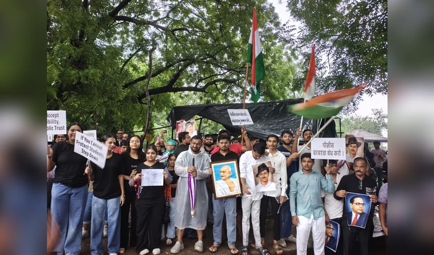 Gujarat govt orders withdrawal of criminal cases against NEET-UG protestors (Photo: IANS)