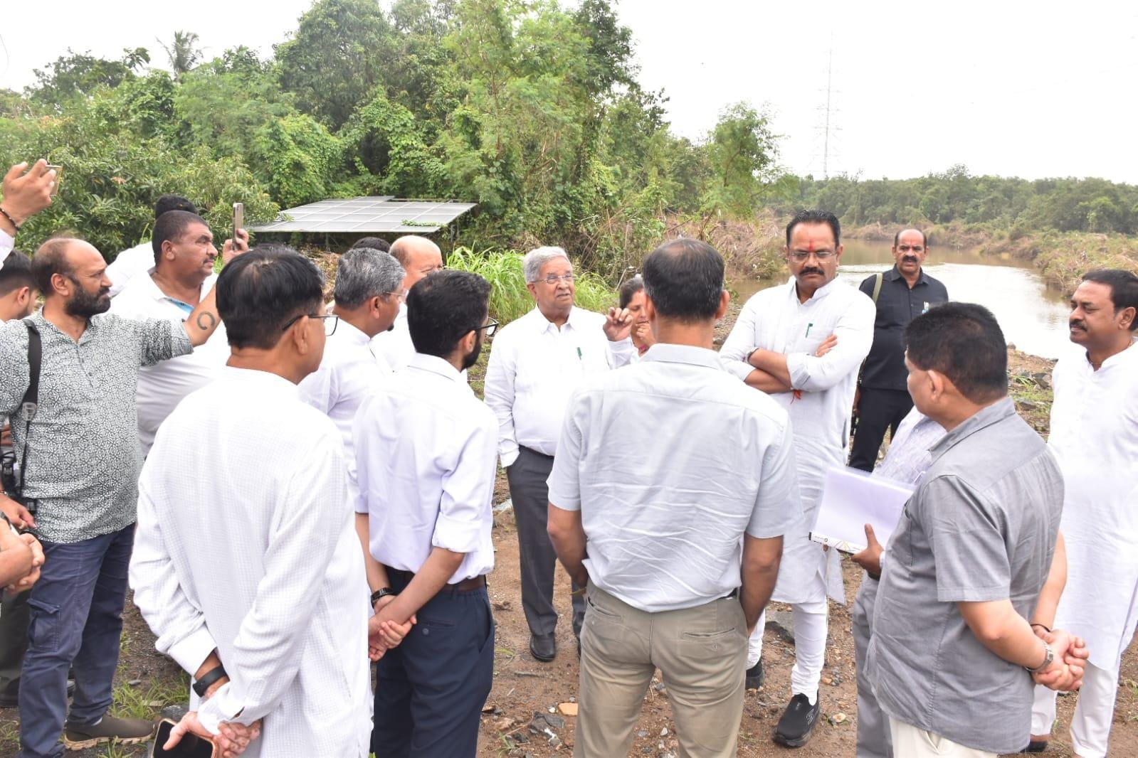 Gujarat govt to provide financial relief to flood-hit traders in Valsad, Navsari (Photo: IANS)