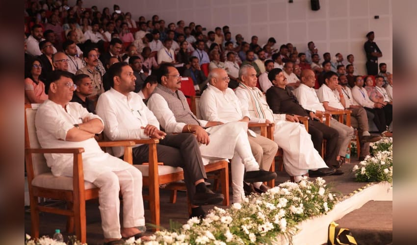 Gujarat Guv, CM remember Partition victims on eve of I-Day (Photo: IANS)