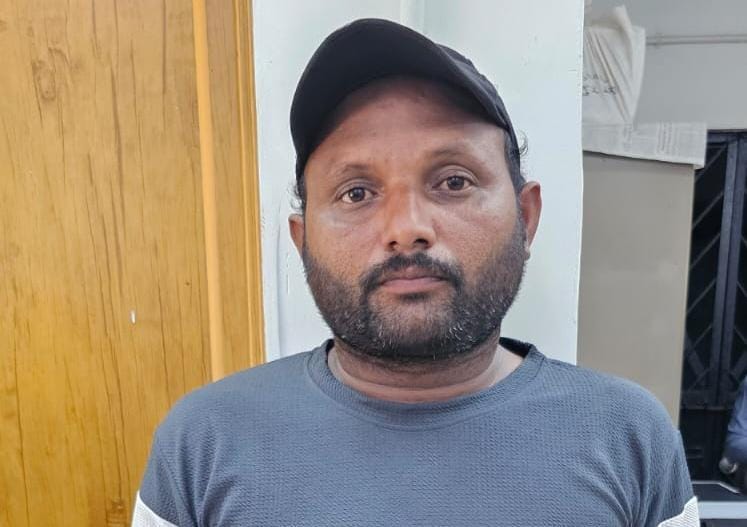Gujarat: Liquor worth over Rs 14.2 lakh hidden beneath rice husk seized in Valsad, one held