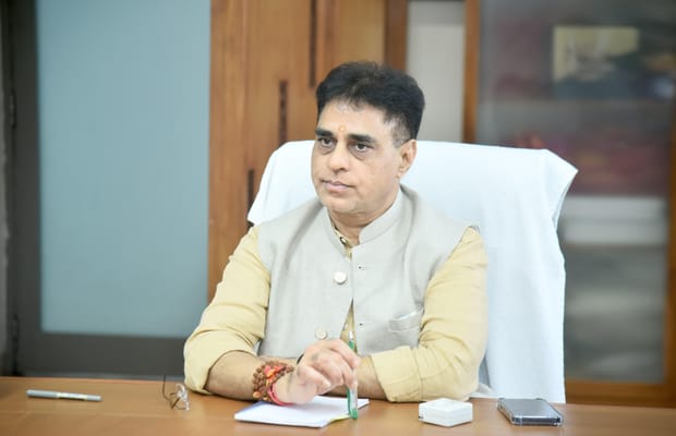 Gujarat Minister says H1N1 situation under control, orders hospitals to strengthen preparedness