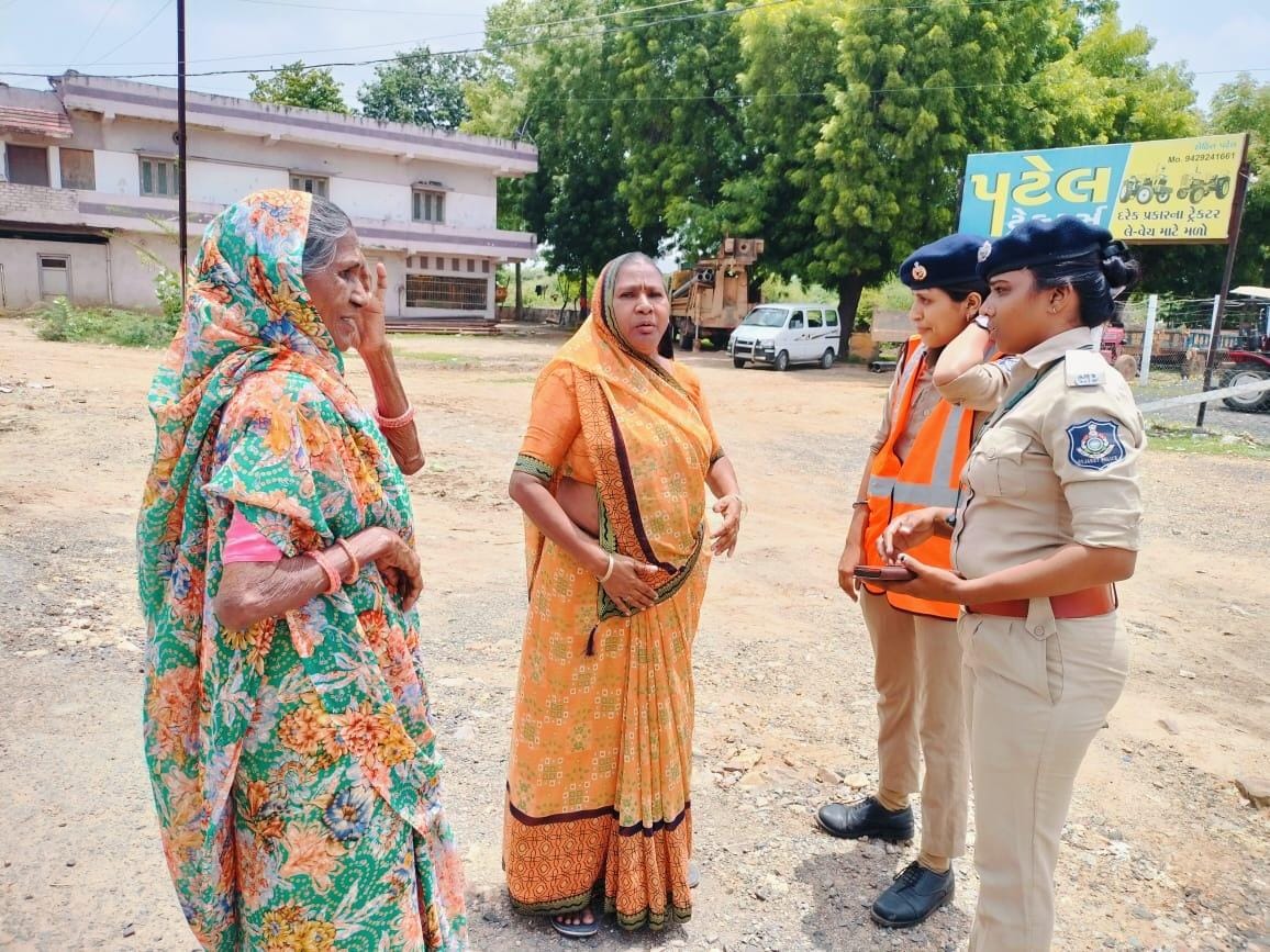 Gujarat: Over 2,300 senior citizens receive safety outreach from Police’s SHE Teams (Photo: IANS)