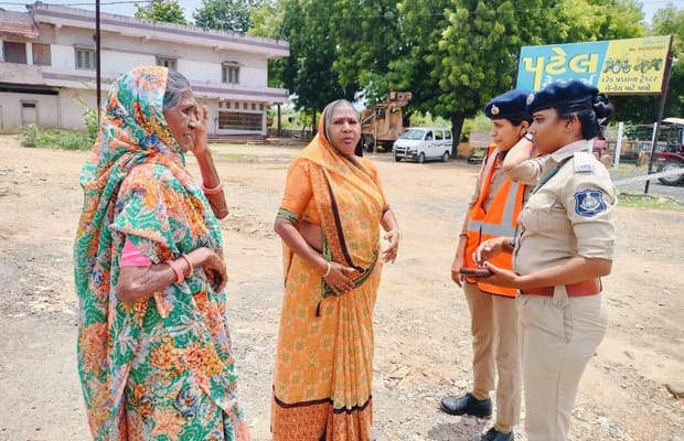 Gujarat: Over 2,300 senior citizens receive safety outreach from Police’s SHE Teams (Photo: IANS)
