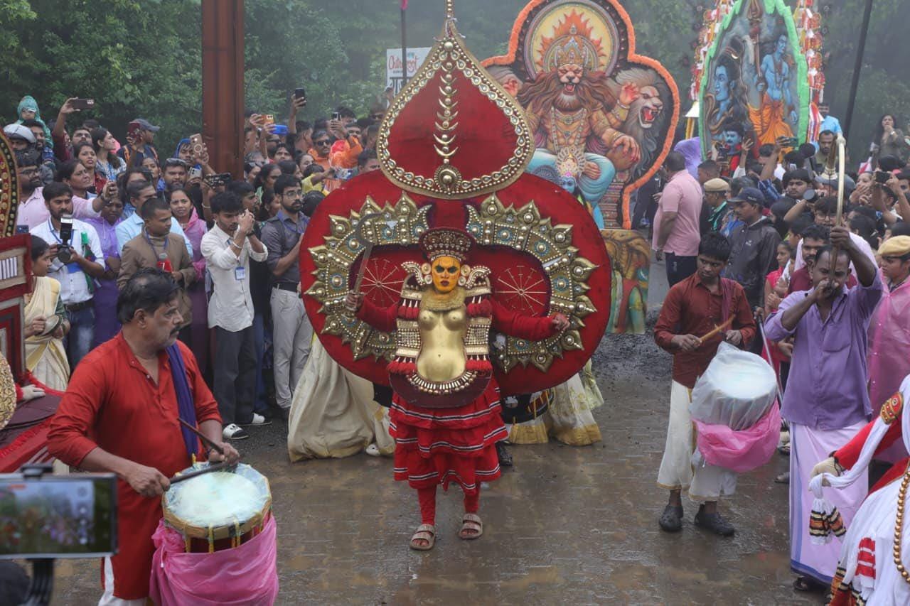 Gujarat: Over 300 artists from 8 states bring India’s folk traditions together at Saputara Monsoon Festival