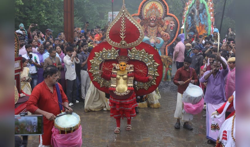 Gujarat: Over 300 artists from 8 states bring India’s folk traditions together at Saputara Monsoon Festival