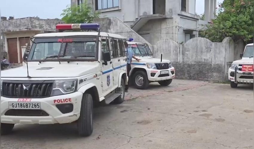 Gujarat Police arrests 13 in Bhavnagar spurious liquor case; teams sent to other states