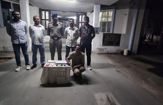 Gujarat Police bust illegal call centre targeting US citizens in fake loan insurance scam (Photo: IANS)