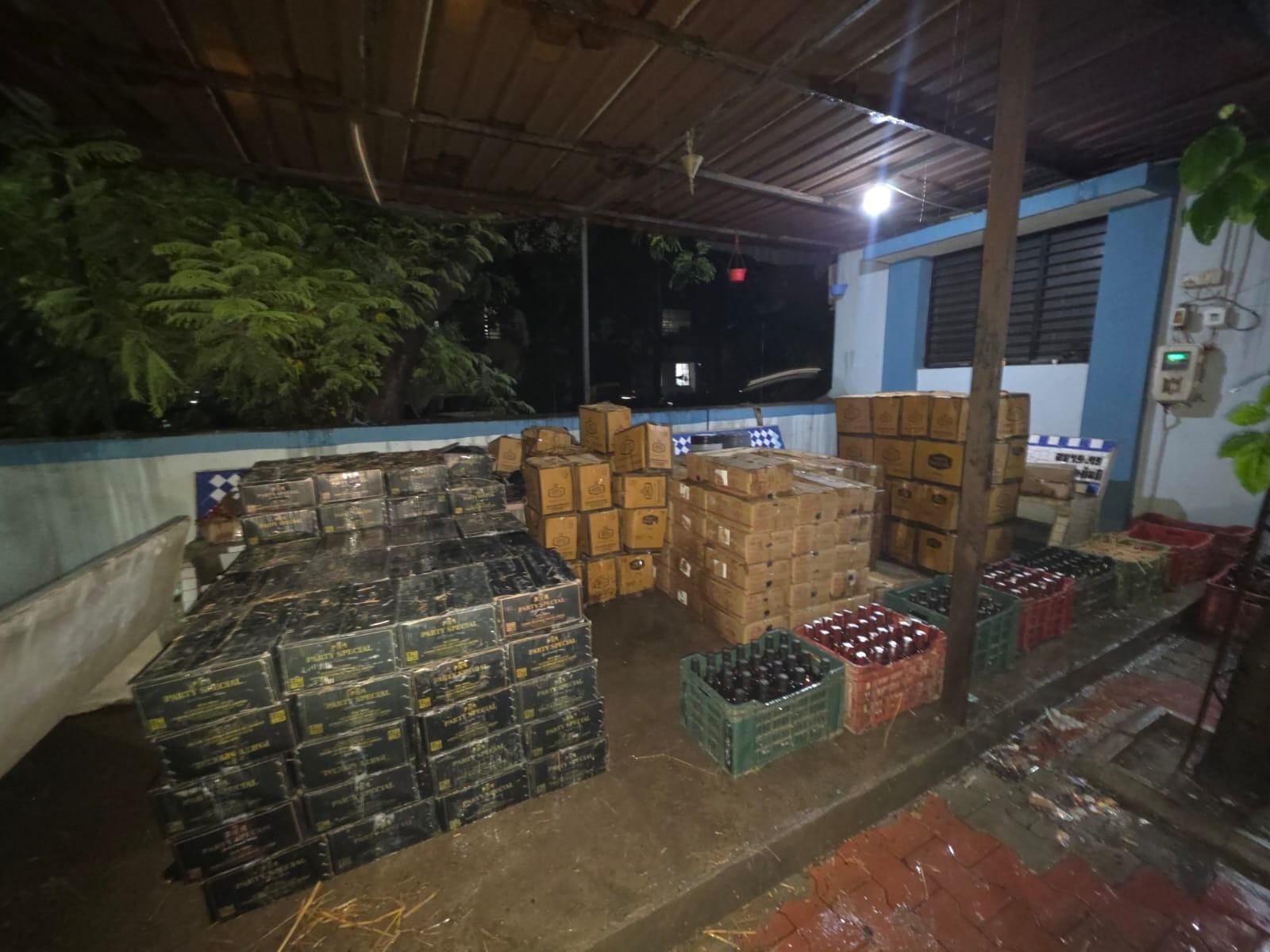 Gujarat Police seize liquor worth Rs 59.23 lakh in Ahmedabad, five booked (Photo: IANS)