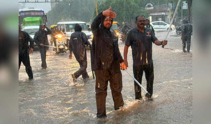 Gujarat: Power restoration targeted by tonight in most flood-hit Valsad (Photo: IANS)