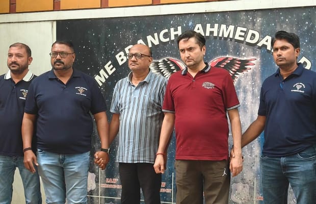 Gujarat: Two arrested for cheating 19 chemical traders (Photo: IANS)