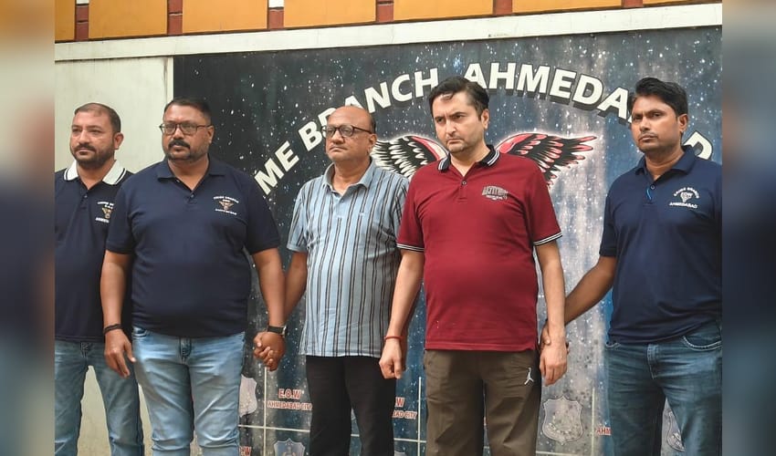 Gujarat: Two arrested for cheating 19 chemical traders (Photo: IANS)
