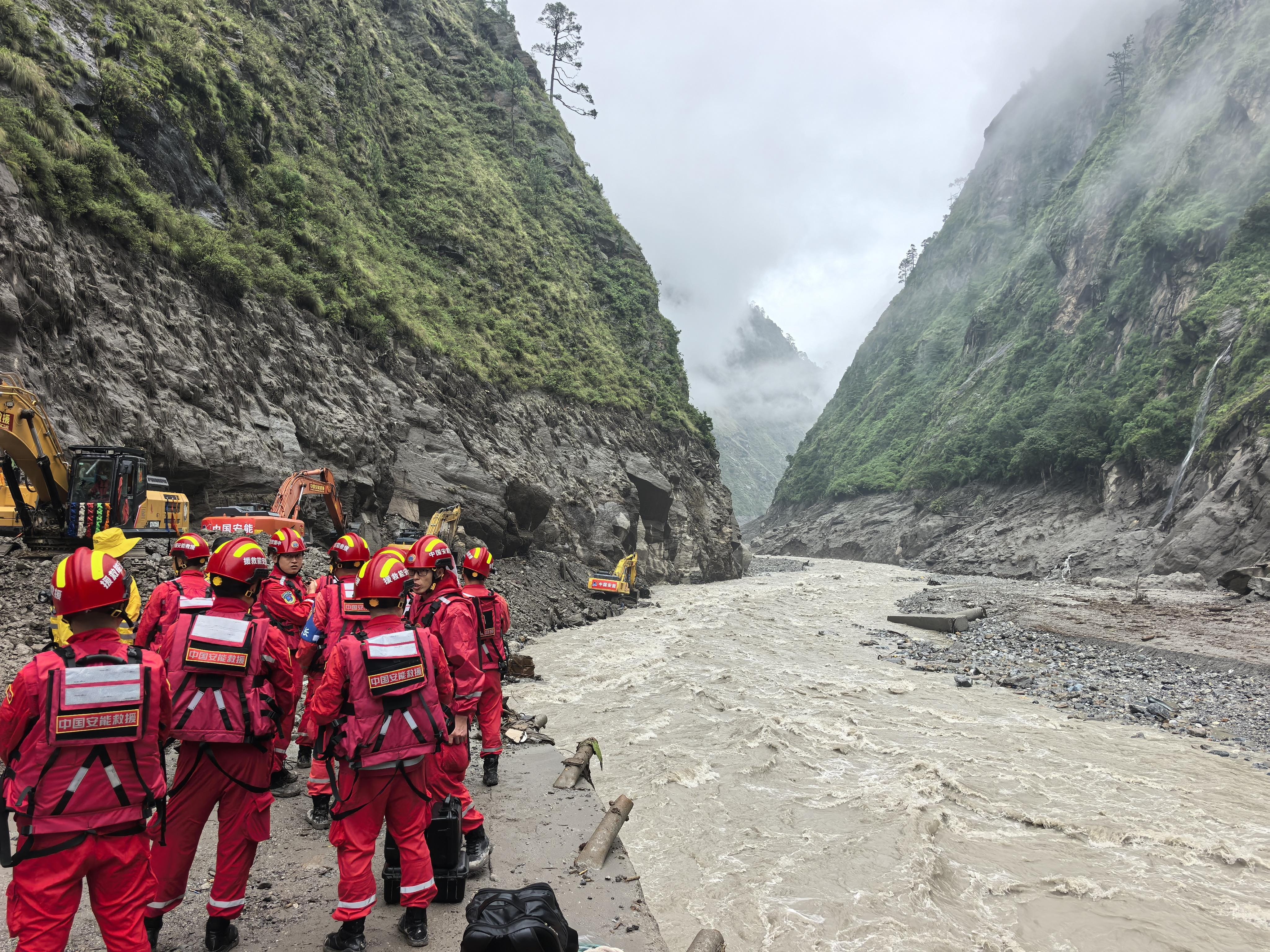 Gyirong: Aftermath of Mudslide in China
