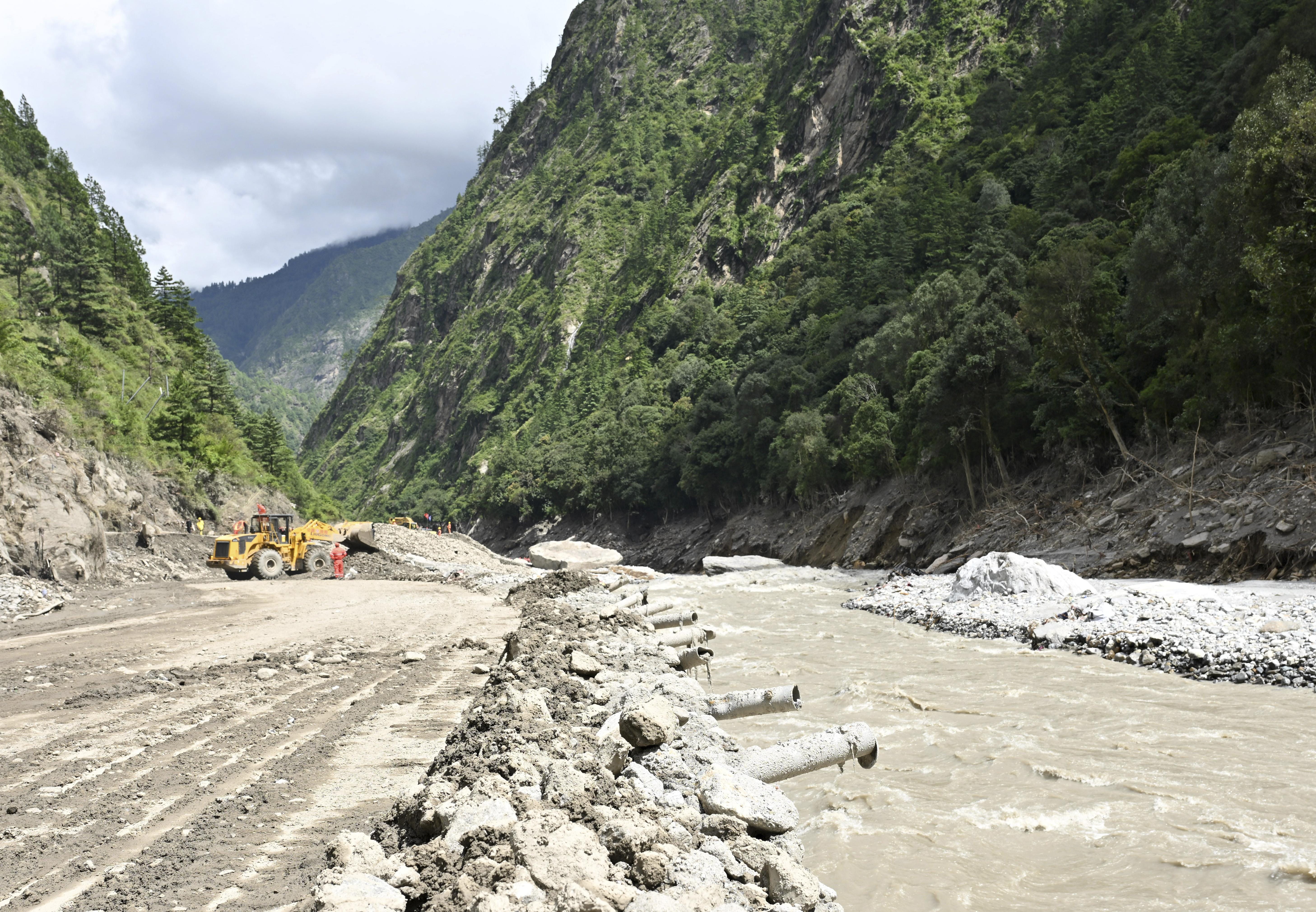 Gyirong: Search and Rescue Operations Continue in Mudslide-Hit Gyirong