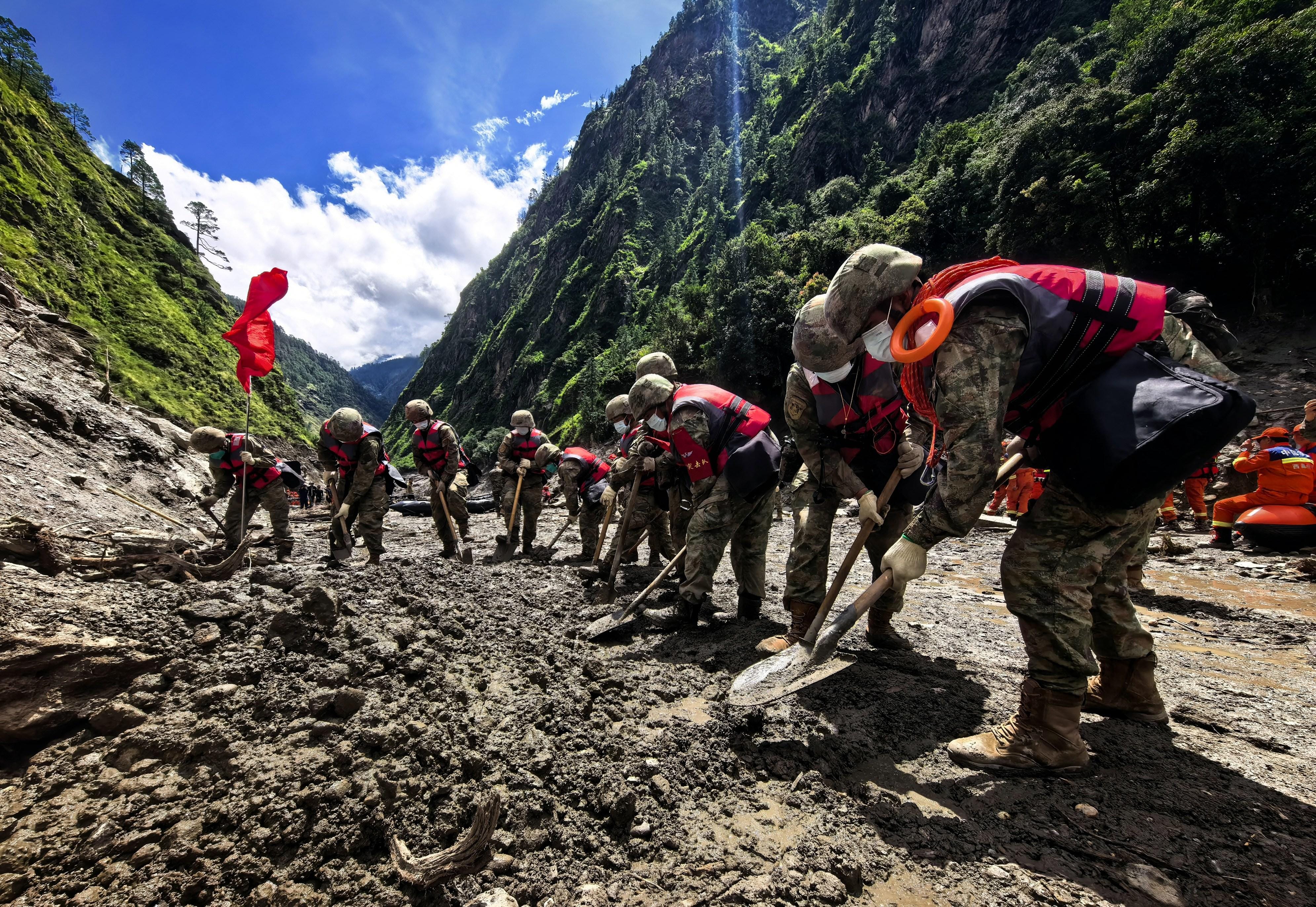 Gyirong: Search and Rescue Operations Continue in Mudslide-Hit Gyirong