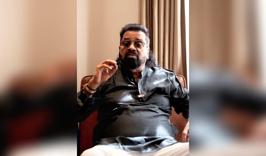 Hariharan bids emotional farewell to S. Janaki: World of music feels a little more silent
