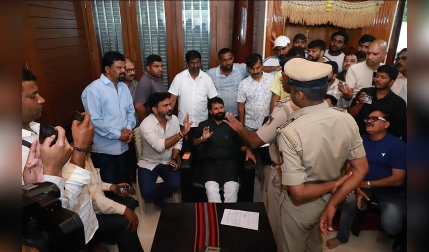 Hate speech row: High drama as Karnataka Police issue notice to BJP MLC CT Ravi