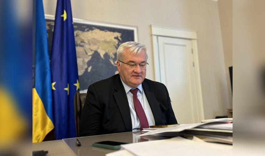 Heads of Ukrainian, Iranian foreign ministries hold phone call after vessel attack