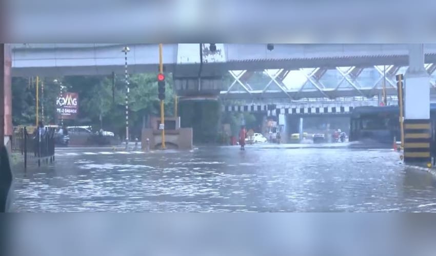 Heavy rain in Delhi-NCR triggers waterlogging, traffic chaos; flight disruptions for second day