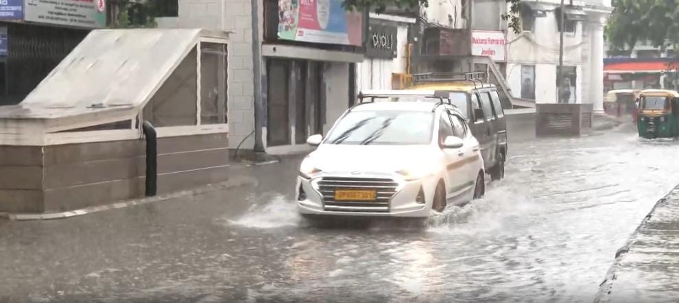 Heavy rain lashes Delhi-NCR; IMD issues red alert