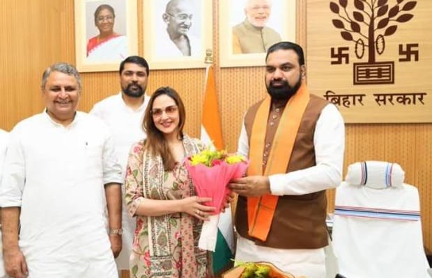 Hema Malini shares glimpse of daughter Esha Deol’s meeting with Bihar CM